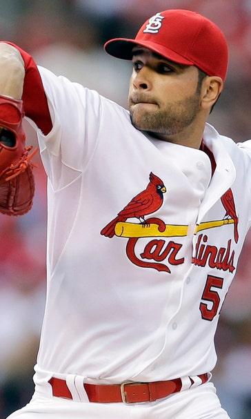Cardinals exercise $11.5 million option on Garcia for 2016